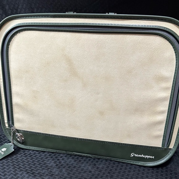 Vintage Grasshopper Suitcase Cream and Green Classic Soft Sided Stiff Frame MCM - Picture 14 of 16
